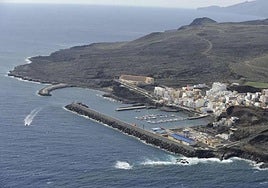 Imagen de archivo del puerto de La Restinga.