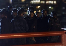 Rescatan una patera con 75 personas en aguas próximas a Gran Canaria