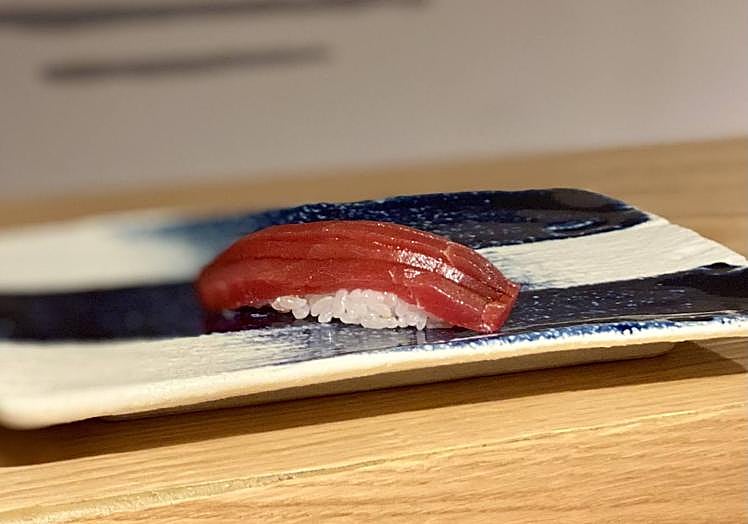 Pieza de sushi de atún de Hikari