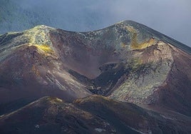 Cráter del volcán de La Palma.