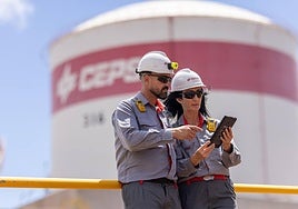 Cepsa impulsa la digitalización en sus puestos de trabajo industriales en Canarias