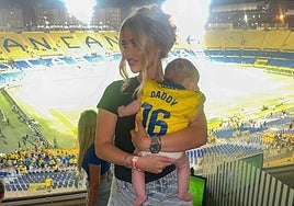 Imagen en instagram de Mimi McBurnie junto a su madre, Niamh Fitz.