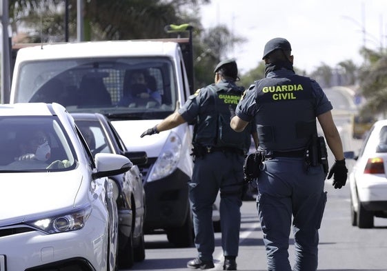 Fuerzas de Seguridad del Estado, en servicio.