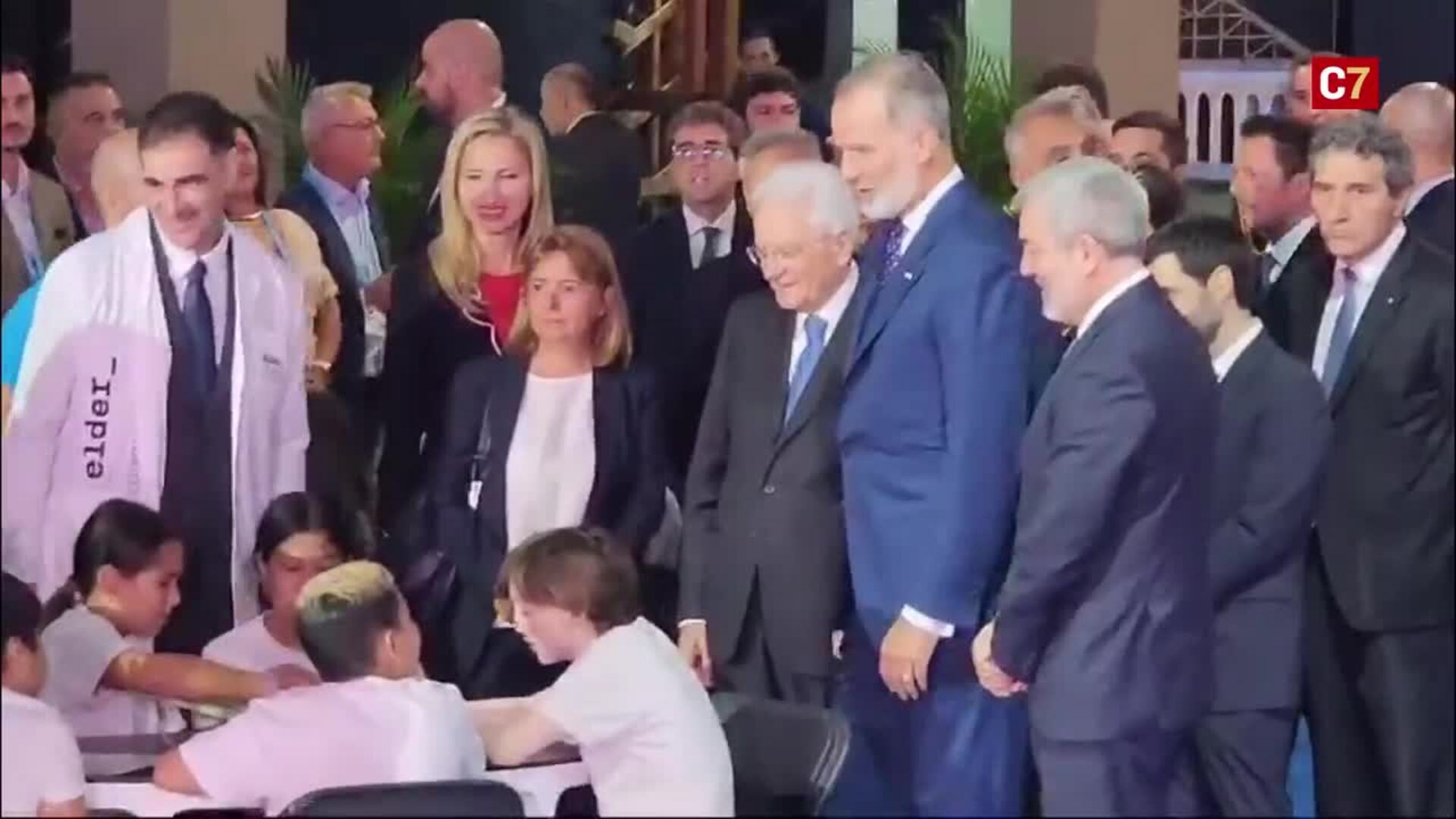 El Rey recorre el Museo Elder