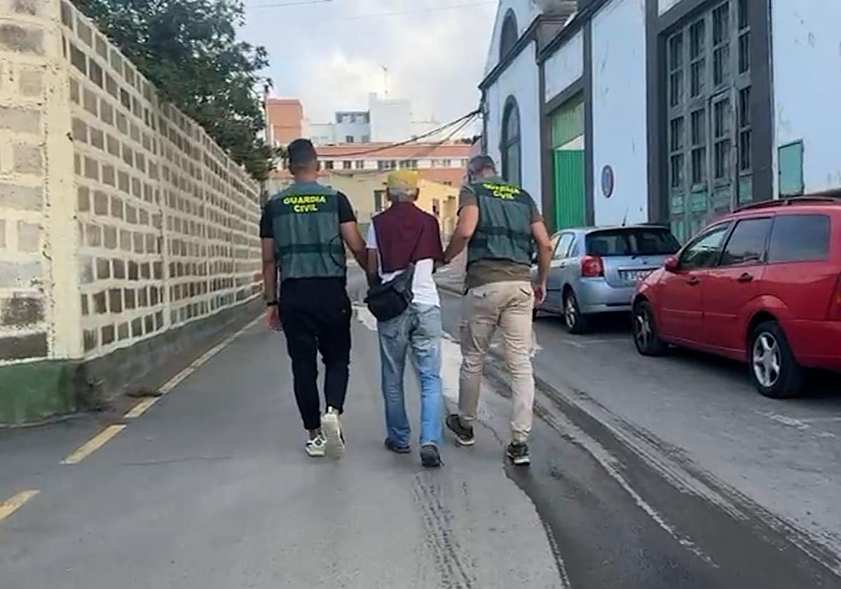 Detienen al agresor sexual de una joven en una guagua de Gran Canaria