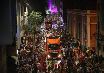 Del 8M al 15M: crónica del cambio de la cabalgata del carnaval