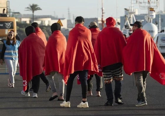 Imagen de archivo de migrantes rescatados en aguas canarias.