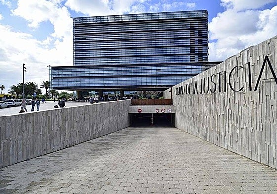 Fachada de la Ciudad de La Justicia de Las Palmas de Gran Canaria.