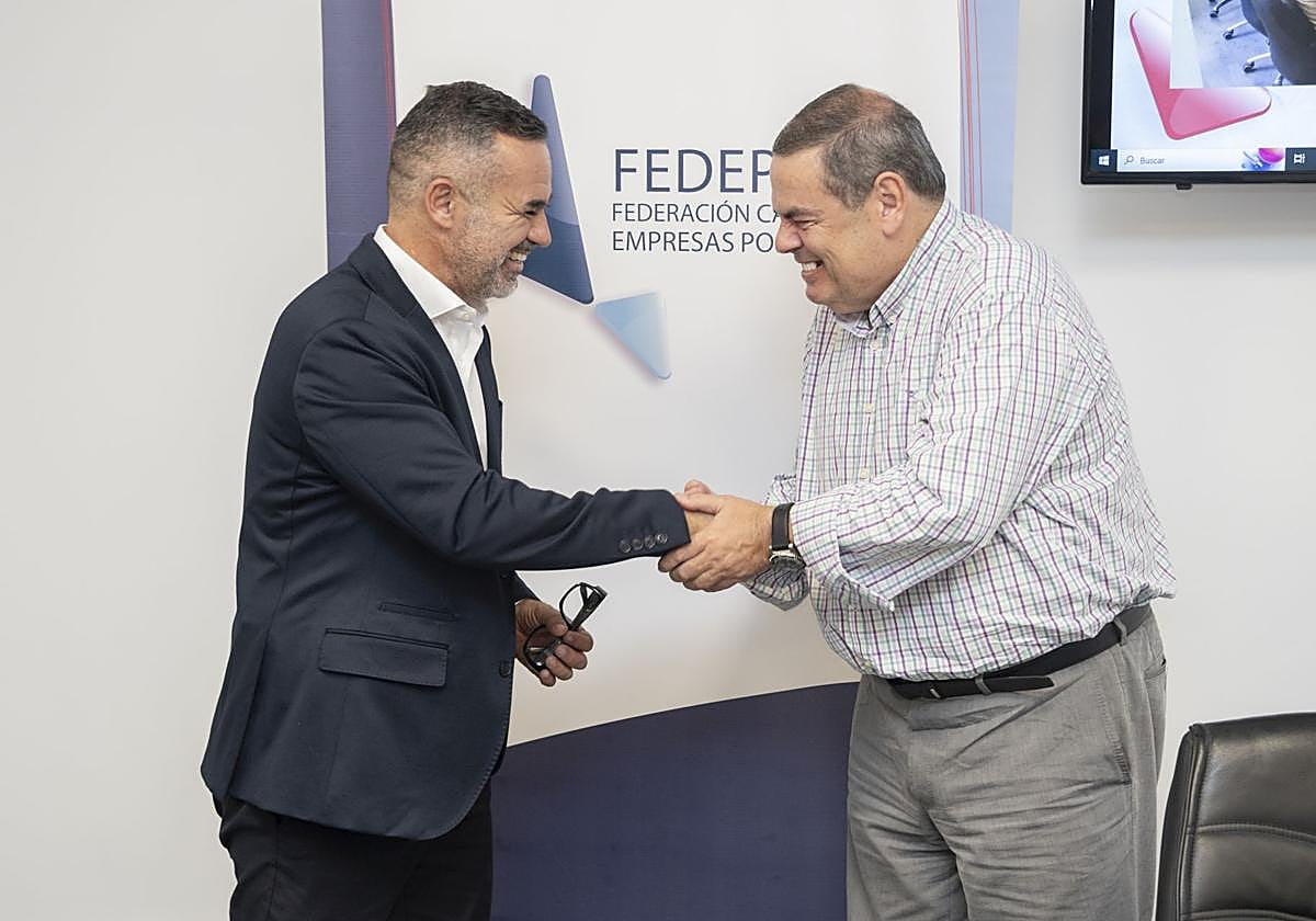 Socas y Ramos, ayer en el momento de la designación del primero.