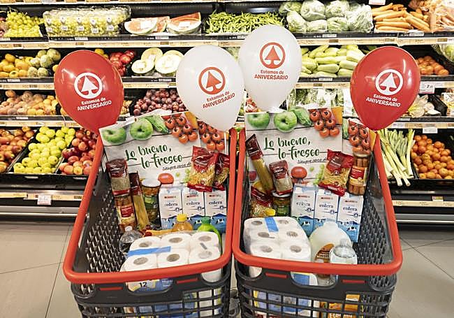 Entre los premios que se repartirán directamente en los supermercados SPAR en Gran Canaria se encuentran 1.000 lotes de productos SPAR, valorado cada lote en 30 euros.