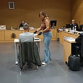 «Son esos dos los que acuchillaron y quitaron la vida a mi hermano», dijo señalando a los acusados