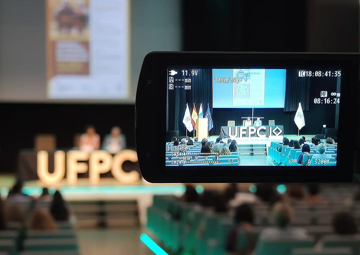 Imagen secundaria 1 - El Colegio de Enfermería urge a tomar conciencia de las nuevas necesidades de cuidados