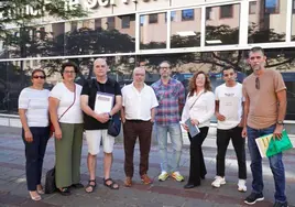 Imagen cedida por los sindicatos de la concentración en la sede de Educación en Santa Cruz de Tenerife.