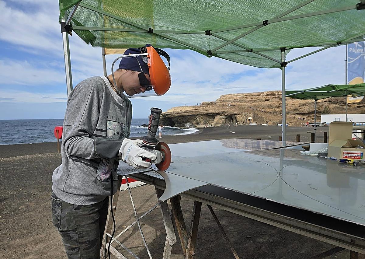 Imagen secundaria 1 - Un erizo marino, un pulpo: el Simposio de Escultura toma Ajuy en forma de fauna marina