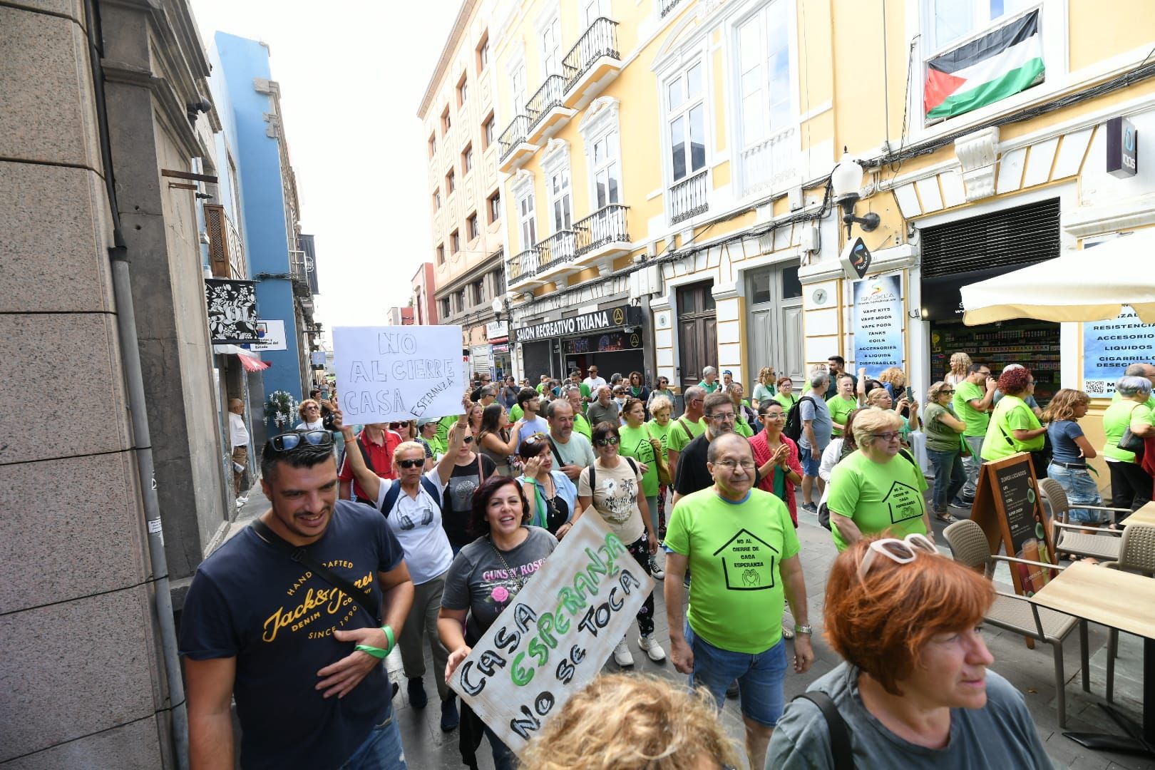 Las imágenes de las protestas de los trabajadores del Proyecto Esperanza de Cáritas