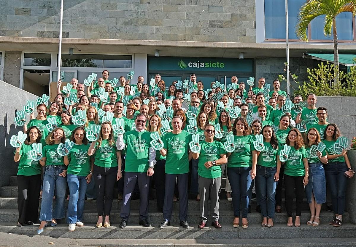 Cajasiete celebra el 'Día Solidario' colaborando con Banco de Alimentos