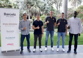 Willy Villar, Jaka Lakovic, Miquel Salvó, Carlos Alocén y Sitapha Savané, en el Santa Catalina, a Royal Hideaway Hotel de la capital grancanaria.