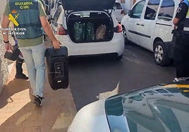 Noche de robos en La Aldea: saqueo y destrozos en más de 15 coches