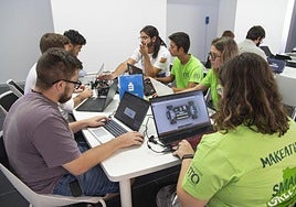 Uno de los grupos que participa en desafío en la ULPGC.