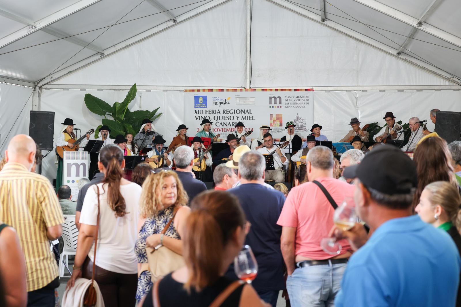 Las mejores imágenes de la feria regional de vino, queso y miel en Santa Brígida