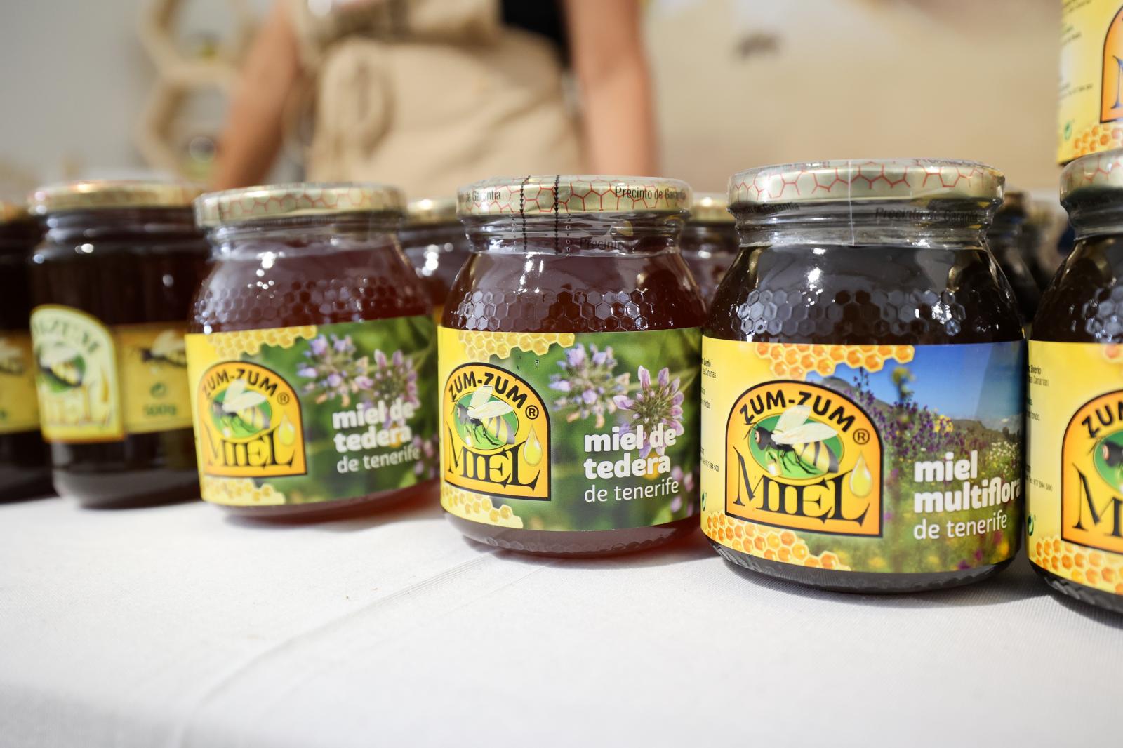 Las mejores imágenes de la feria regional de vino, queso y miel en Santa Brígida