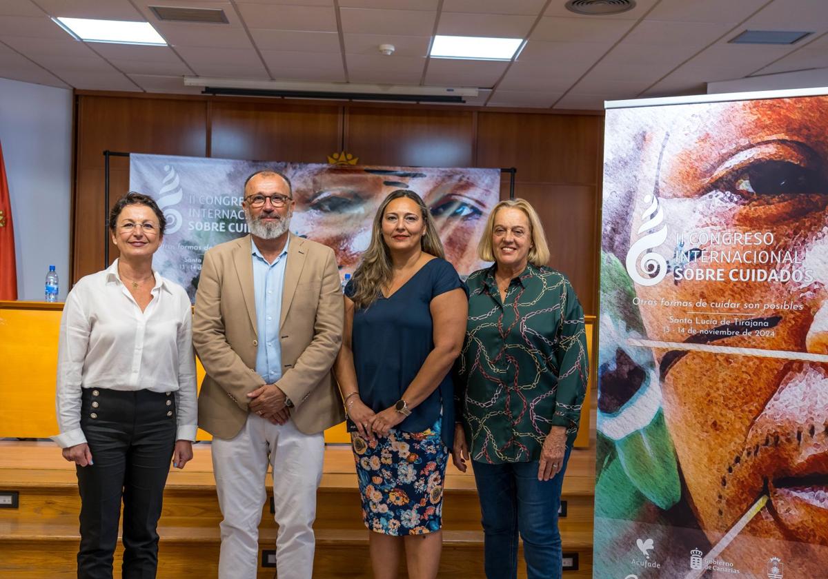Expertos internacionales participan en el Congreso sobre cuidados en Vecindario