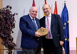 Hospitales Universitarios San Roque recibe el galardón al 'Hospital privado con mejor gestión' en los 'Premios New Medical Economics 2024'