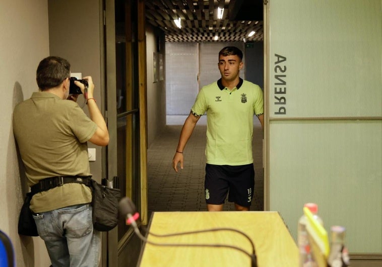 Moleiro, entrando a la sala de prensa.