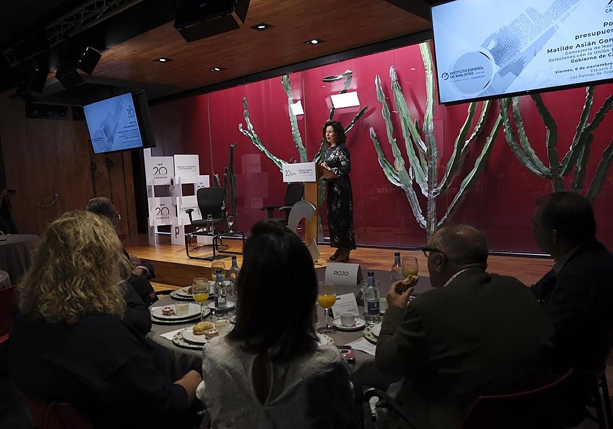 Imágenes de la conferencia sobre los presupuestos de Canarias para 2025