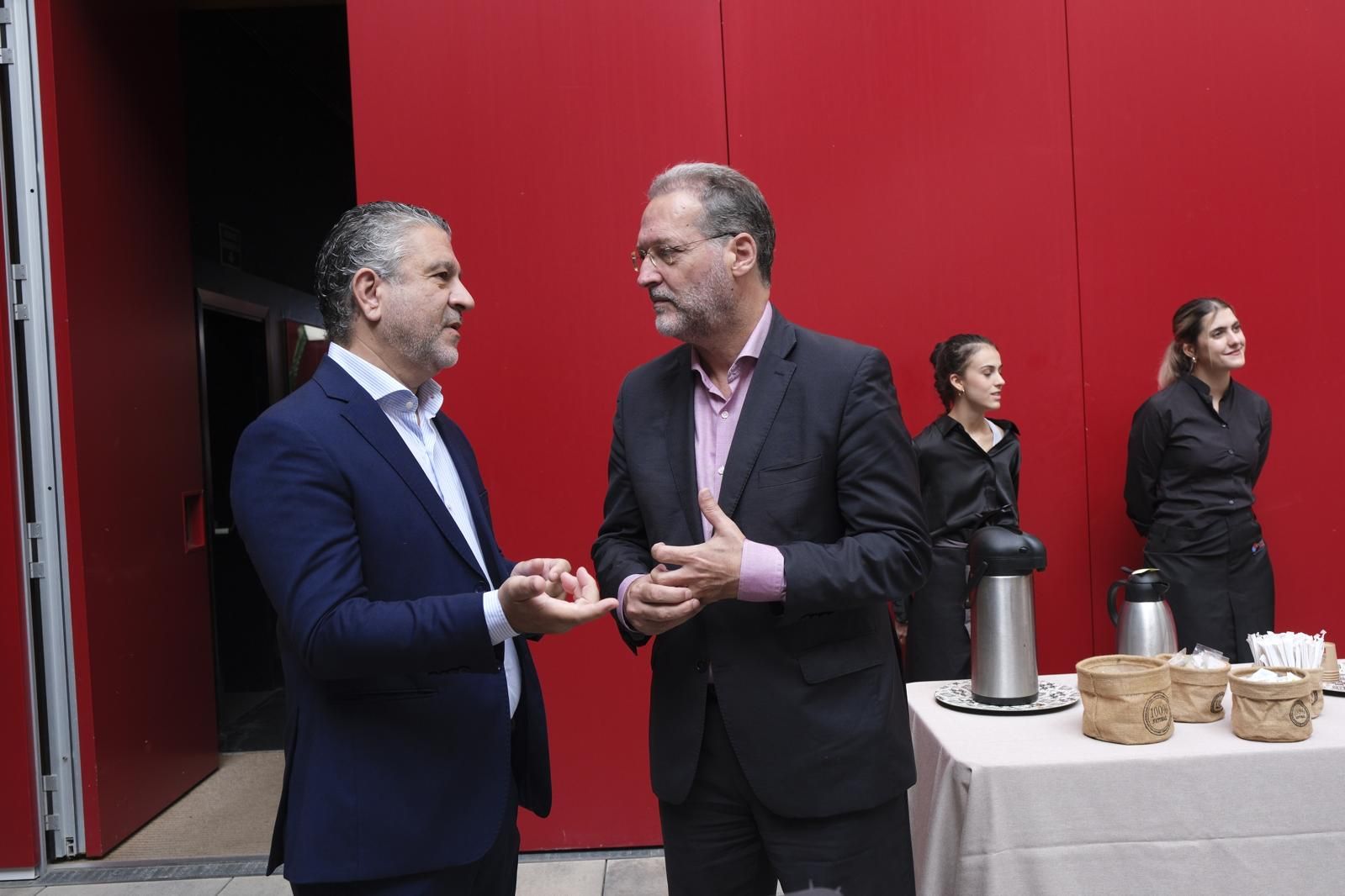 Imágenes de la conferencia sobre los presupuestos de Canarias para 2025