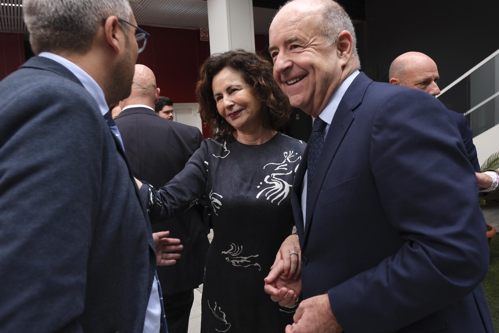 Imágenes de la conferencia sobre los presupuestos de Canarias para 2025