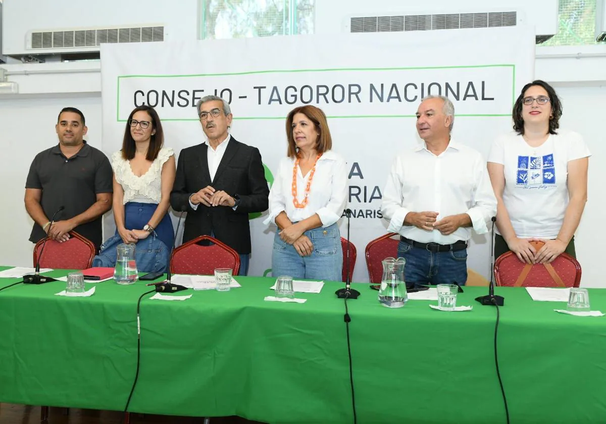 Imagen principal - El sector crítico escenifica la ruptura con la dirección de NC al no asistir al Consejo Político