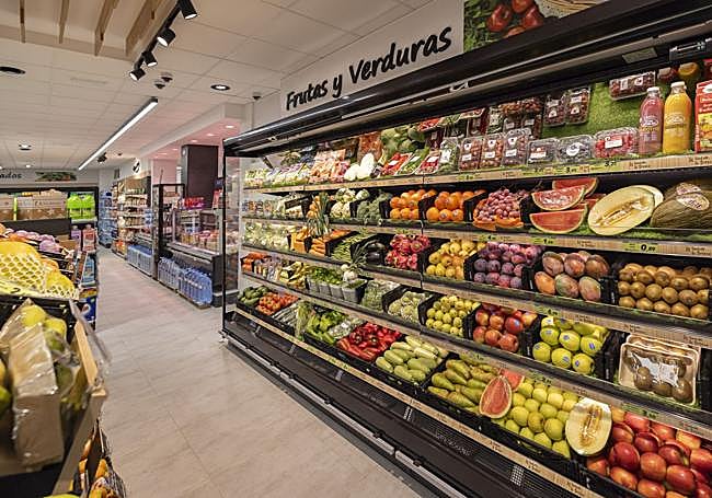 La sección de Frutas y Verduras de SPAR Caserones incluye variedad de productos frescos locales.