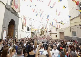 Imagen de archivo de una procesión de la Virgen del Carmen en La Isleta.