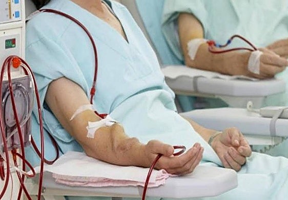 Pacientes durante una sesión de diálisis.