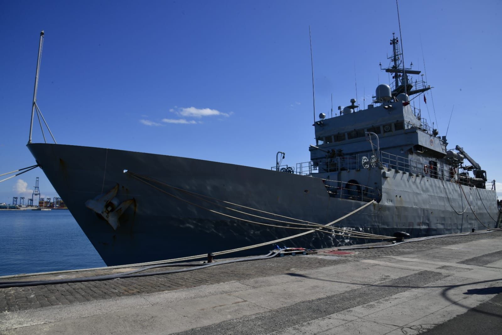 Imágenes de la mercancía incautada por la Policía Nacional a 500 millas de las islas