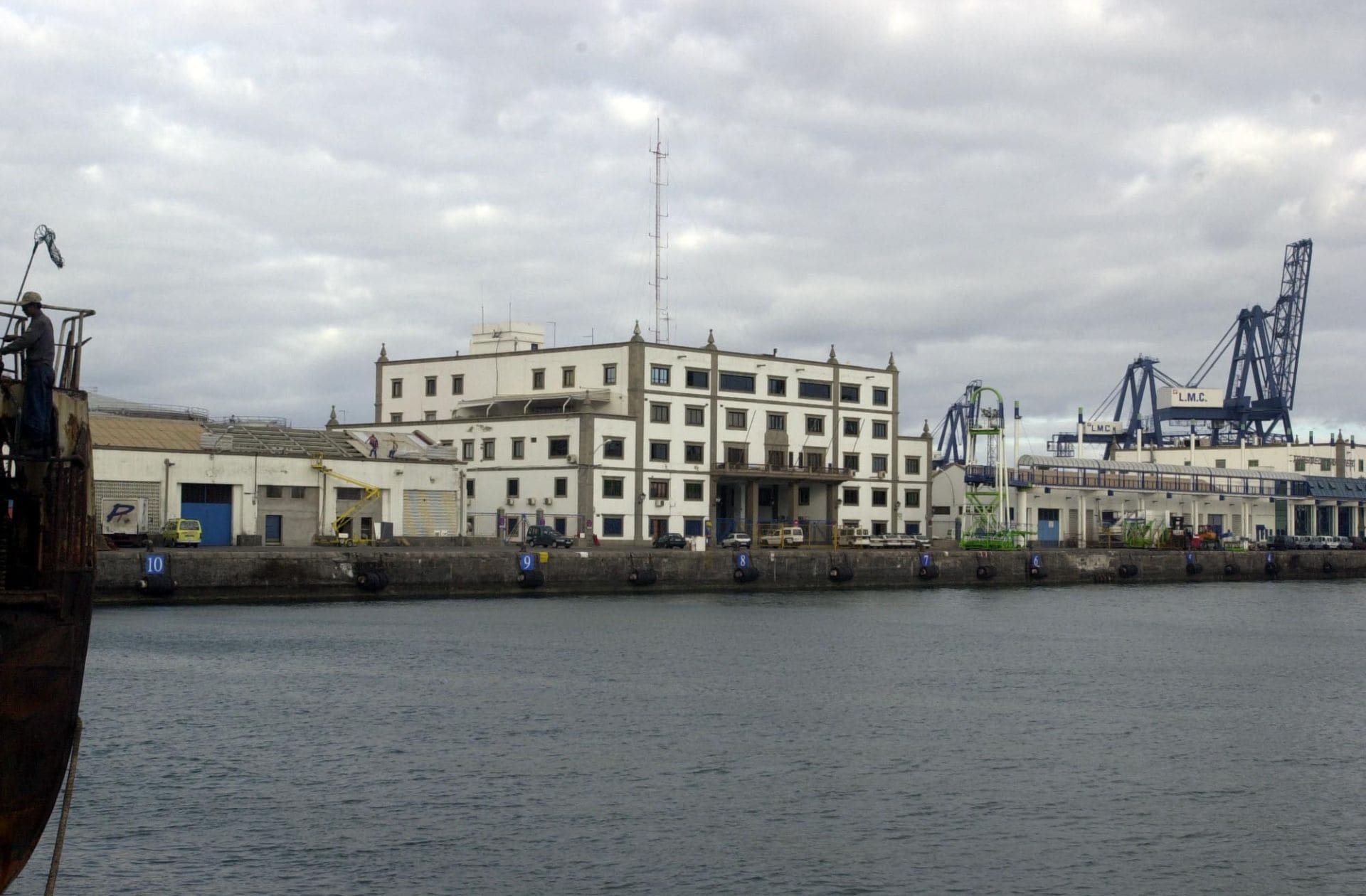 Los ingenieros de Caminos pelean en el Juzgado su lugar en el Puerto de las Palmas