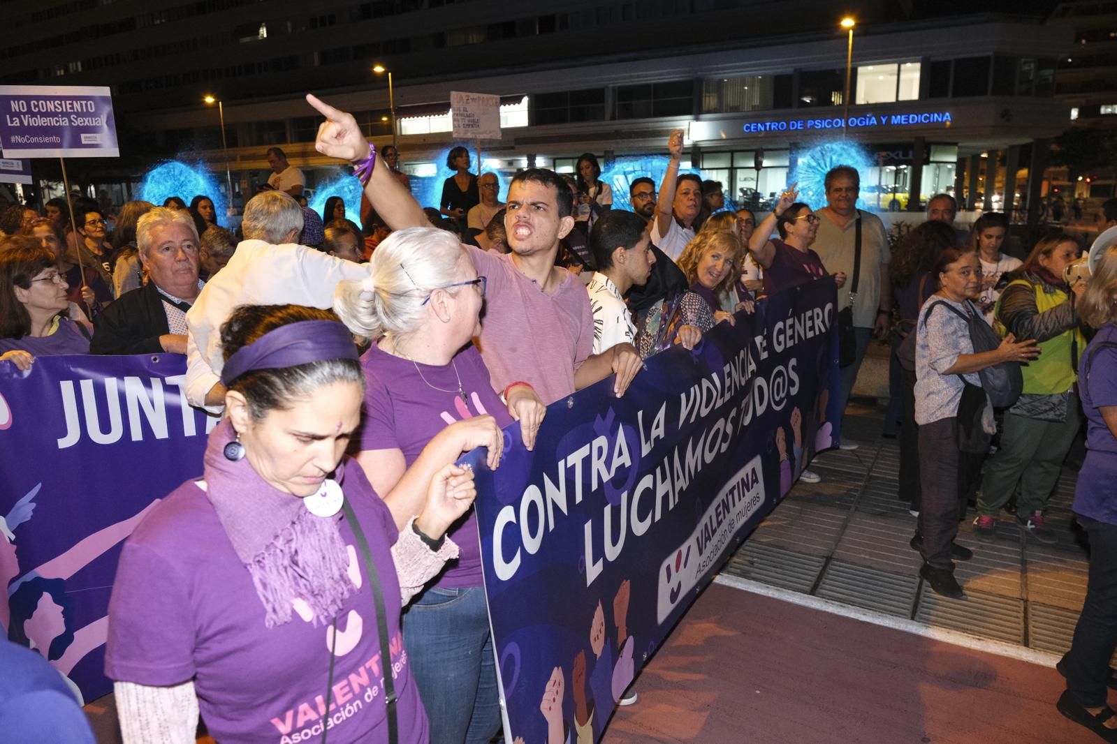 La manifestación del Día Internacional de la Eliminación de la Violencia contra las mujeres, en imágenes