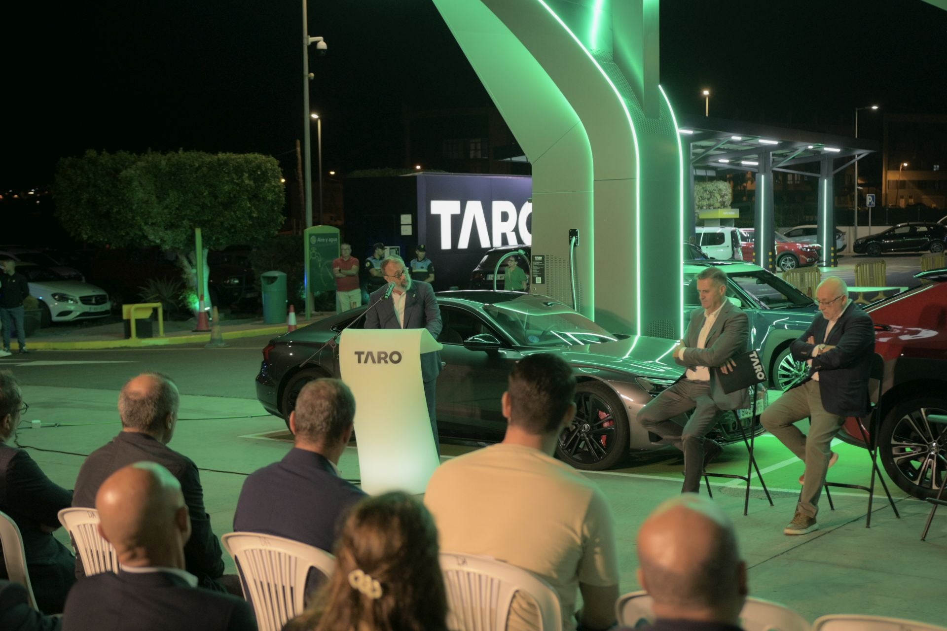 Una estación de recarga de vehículos eléctricos pionera en España