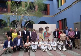 Alumnos del IES La Isleta junto a los ponentes del segundo día de las jornadas 'Migratlantes' celebradas en Casa África.