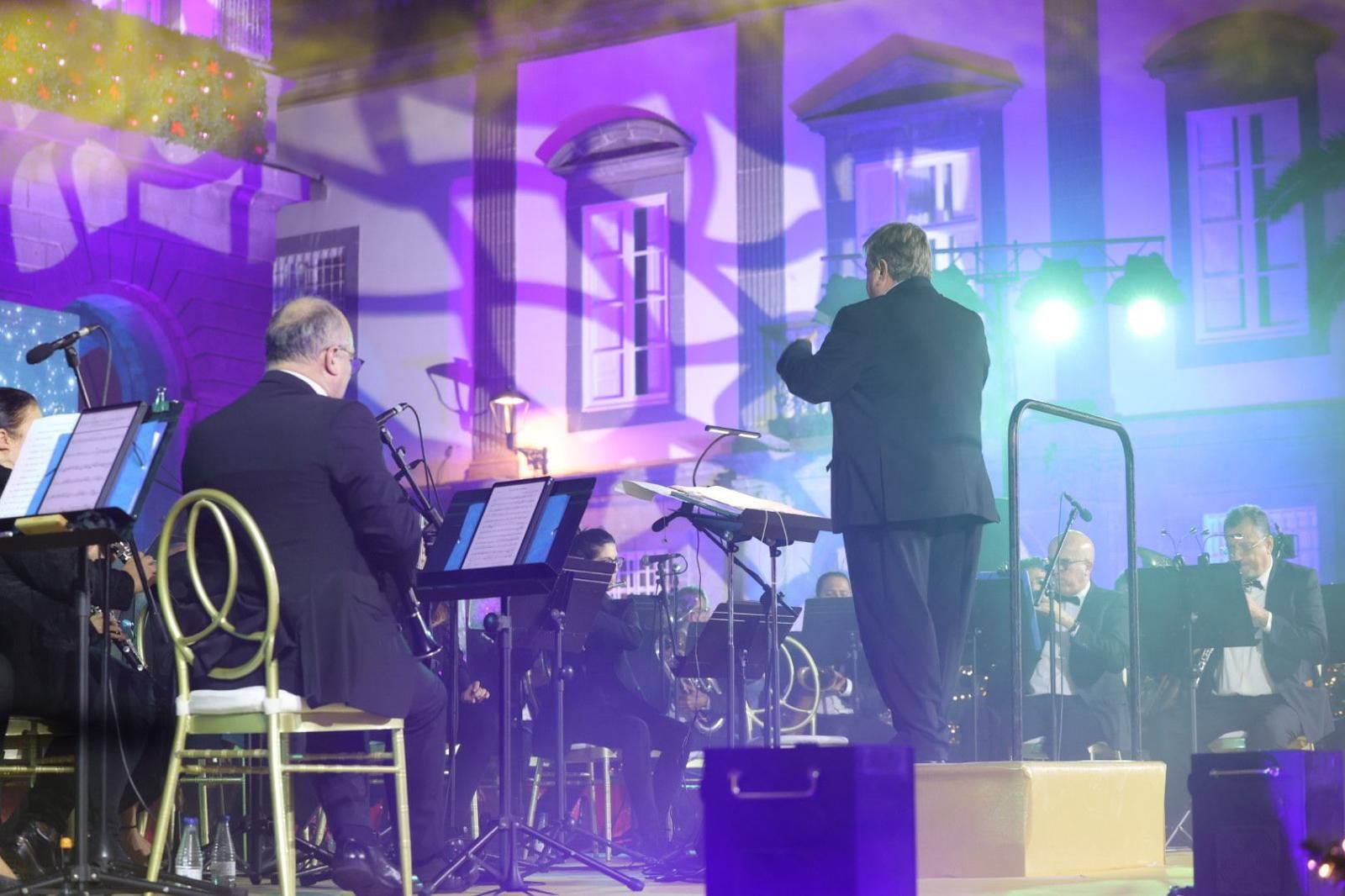 Luces, magia y música en el encendido navideño de la capital