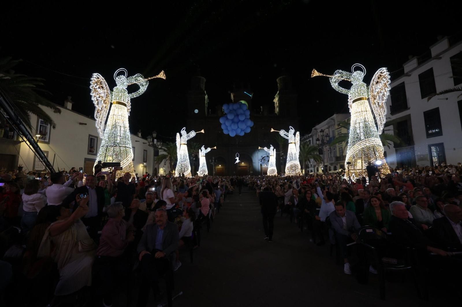 Luces, magia y música en el encendido navideño de la capital