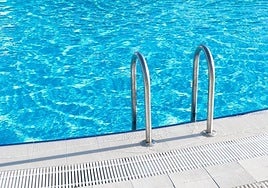 Foto archivo de una piscina.