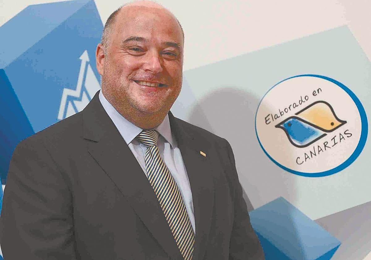 Se deben incluir cláusulas sociales y medioambientales en las licitaciones de las AAPP de Canarias