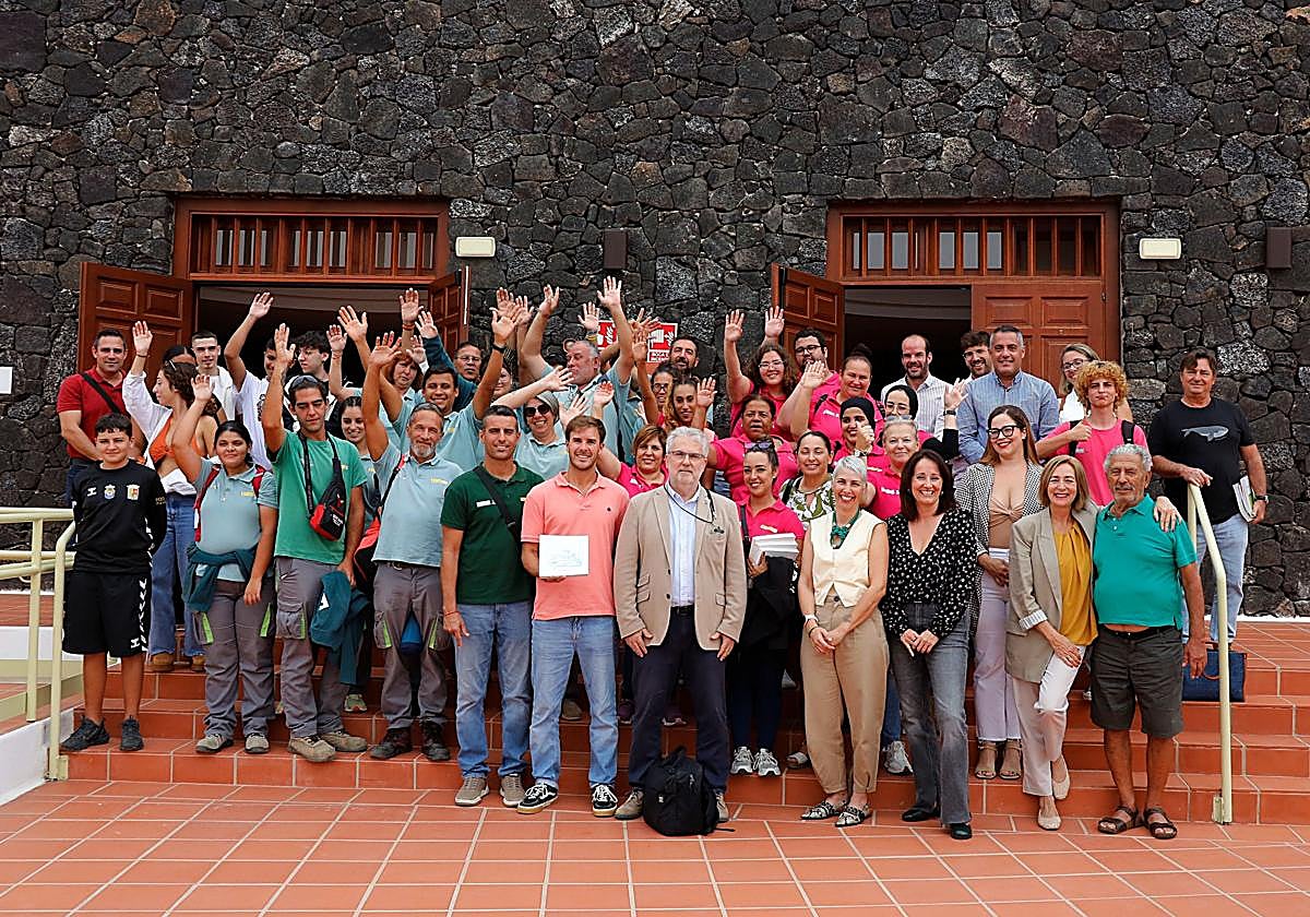 Protagonistas del acto hecho en El Fondeadero de Puerto del Carmen.