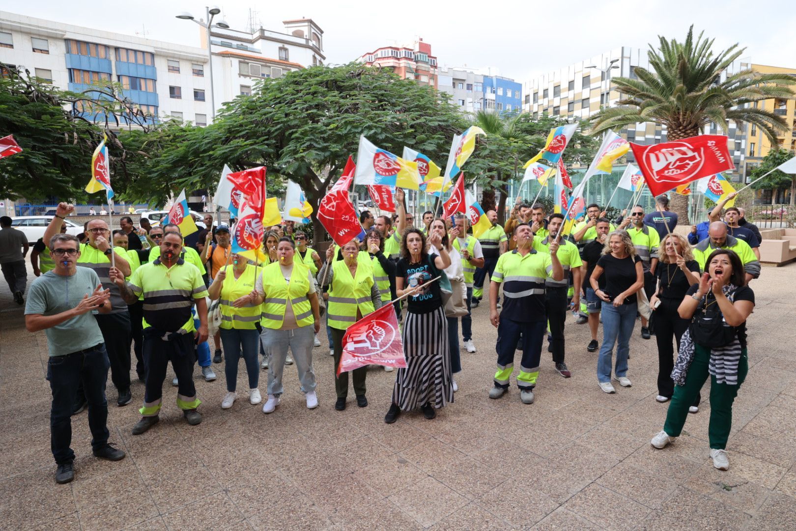 Las imágenes de las protestas de los trabajadores de la cementera y vecinos de El Pajar