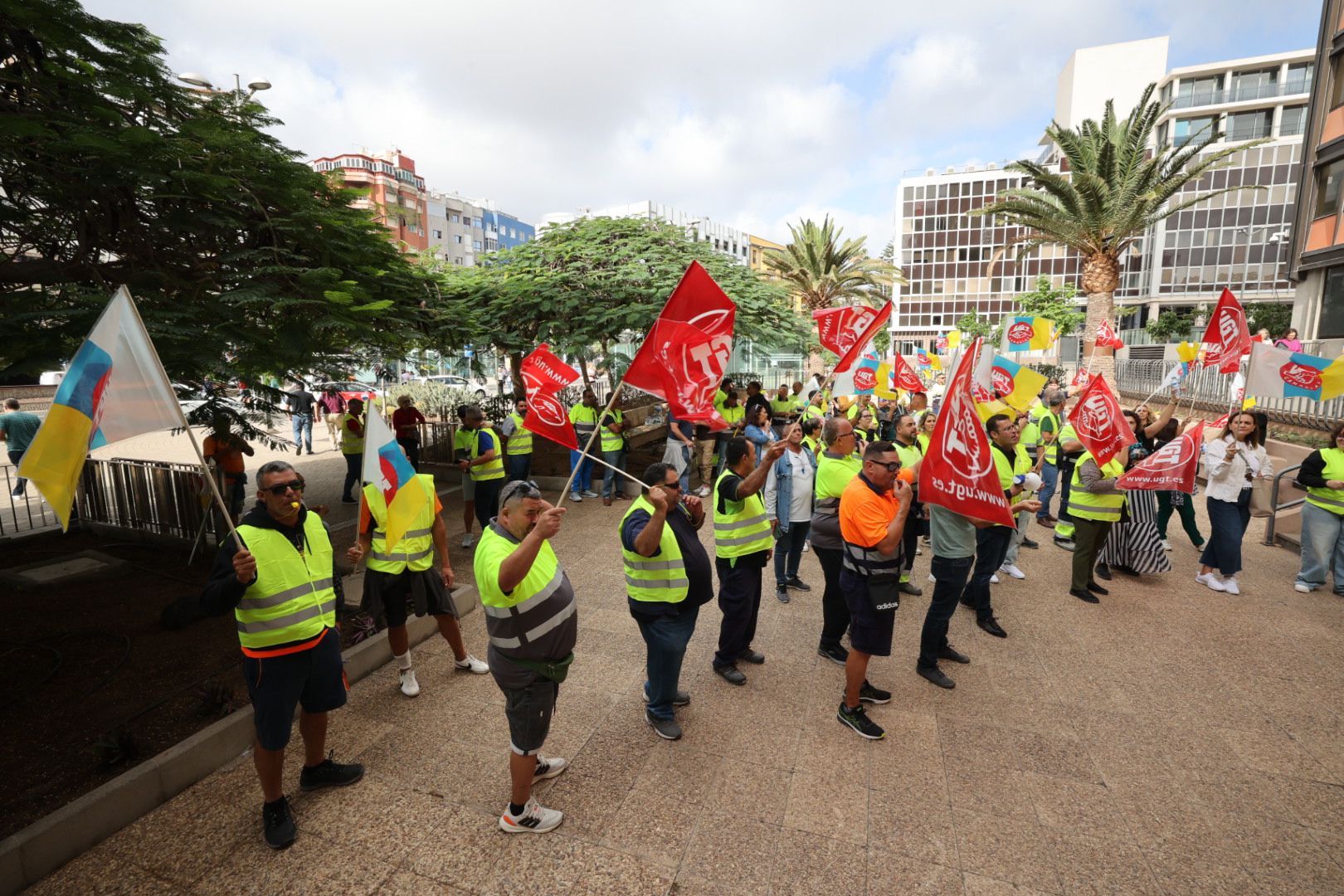 Las imágenes de las protestas de los trabajadores de la cementera y vecinos de El Pajar