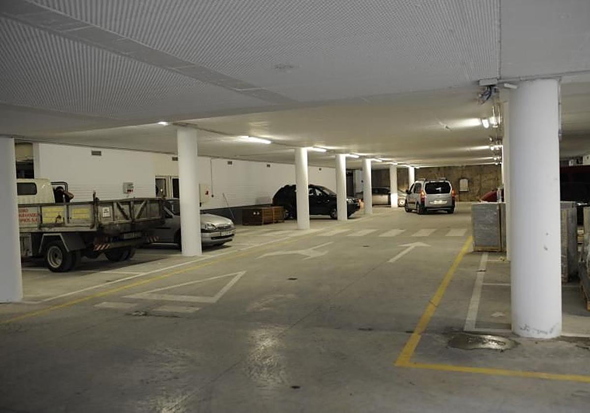 Interior del aparcamiento de la Casa Palacio antes de su puesta en servicio.