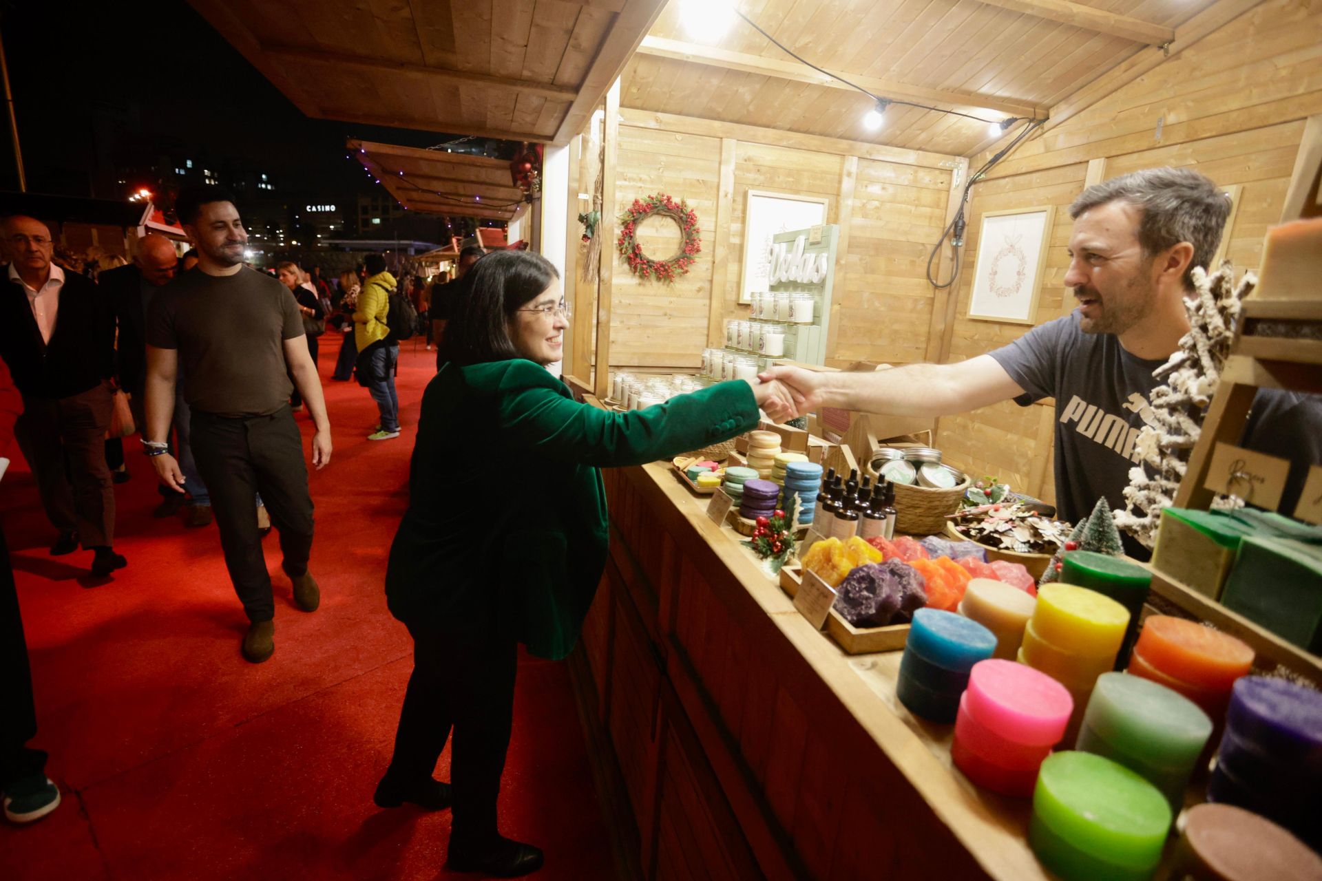 El primer día de la feria de Navidad en la capital grancanaria, en imágenes