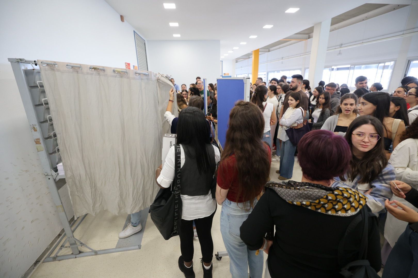Las imágenes de la participación en las elecciones de la ULPGC al Rectorado